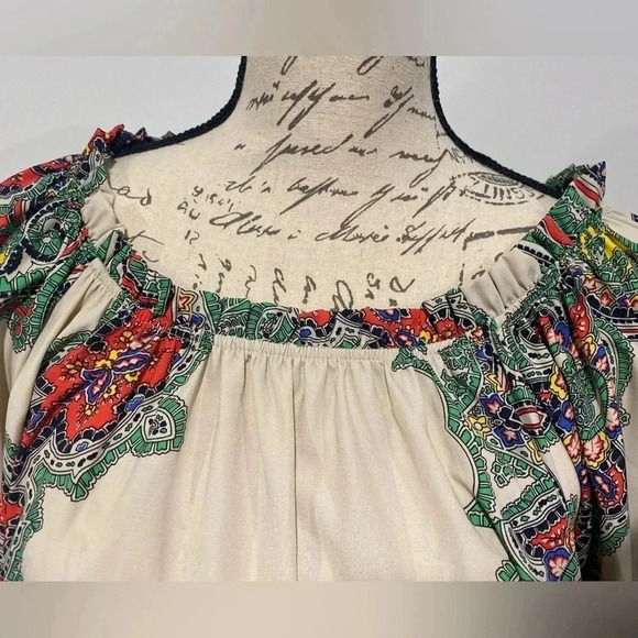 Coco and Main paisley tunic blouse with crochet accent sleeve. Size Large - Picture 6 of 9